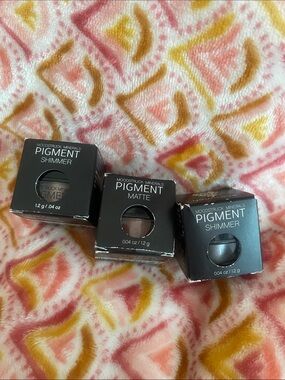 Set of 3 Younique Minerals Pigment - Multi Shades (Adorable, Provoked, Feisty).